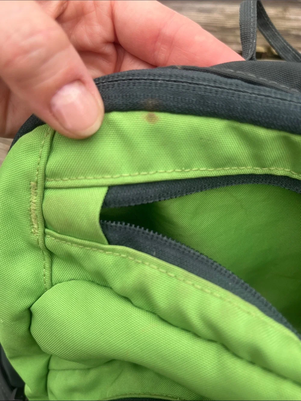 Patagonia Chacabuco 32L Bright Green & Dark Gray Backpack Daypack Travel Bag